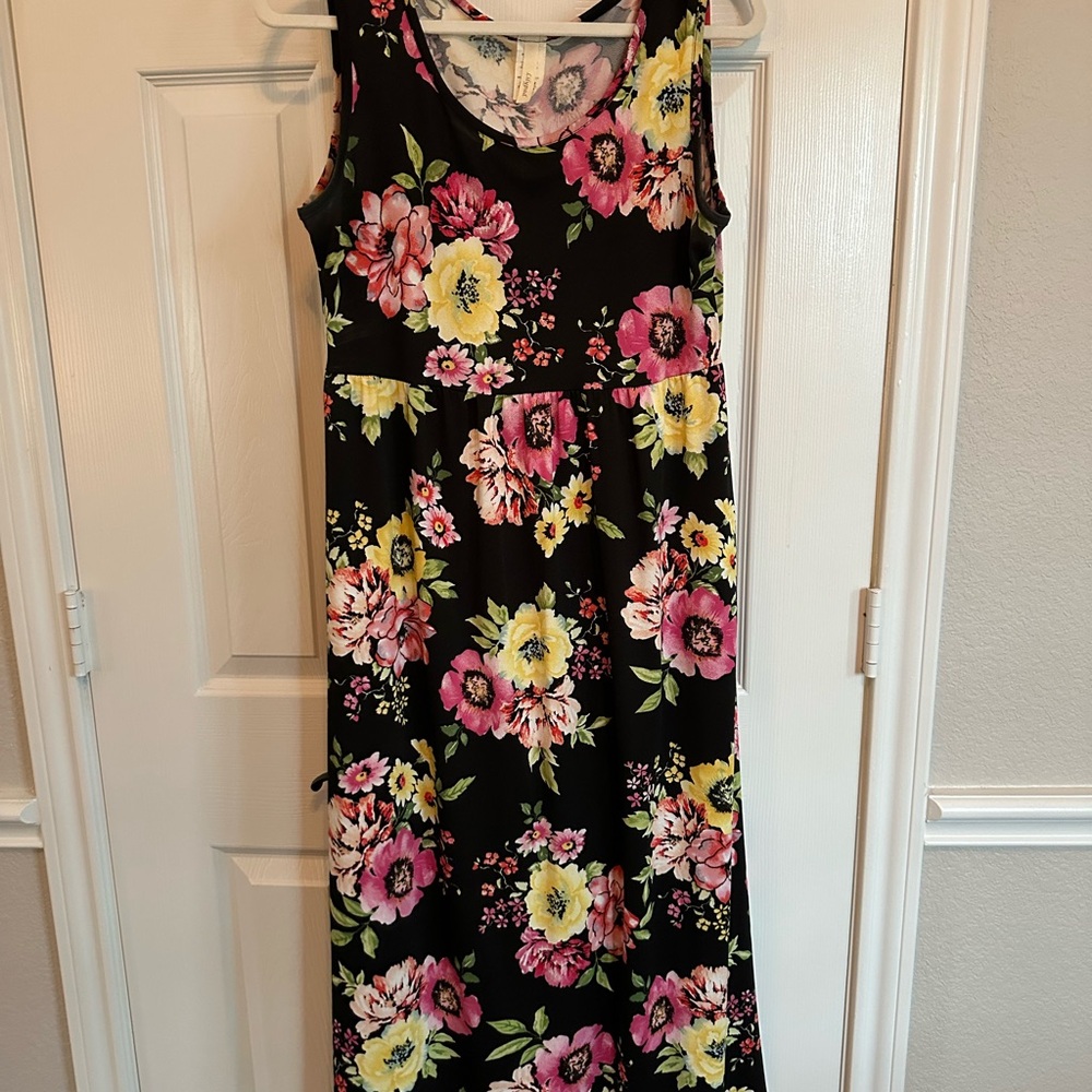 Lily Black and Pink Sleeveless V-Neck Sundress